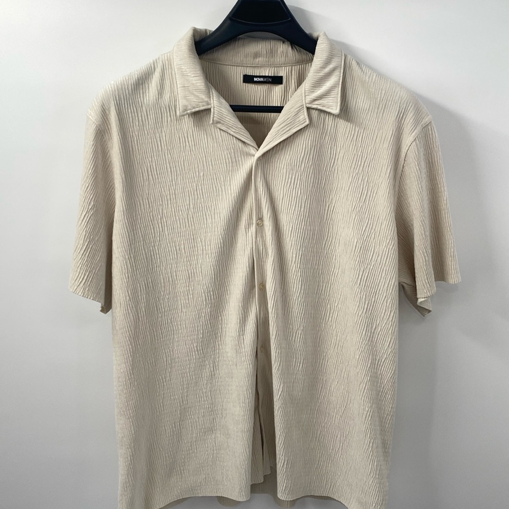 Novamen button-down shirt, 100% polyester men’s size 2 XL textured